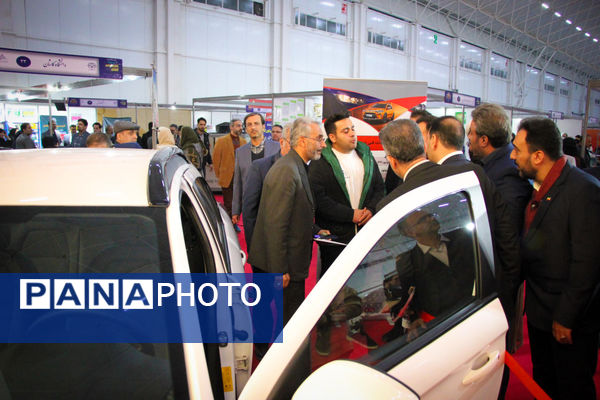 آغاز به‌کار نمایشگاه نوآوری و فناوری کاشان با ارائه دستاوردهای دانش‌آموزی