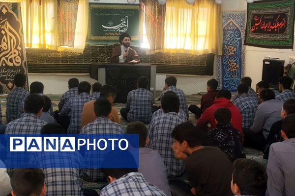 فیروزکوه؛ میزبان نماز جماعت و گفتمان‌های دینی در محیط مدرسه