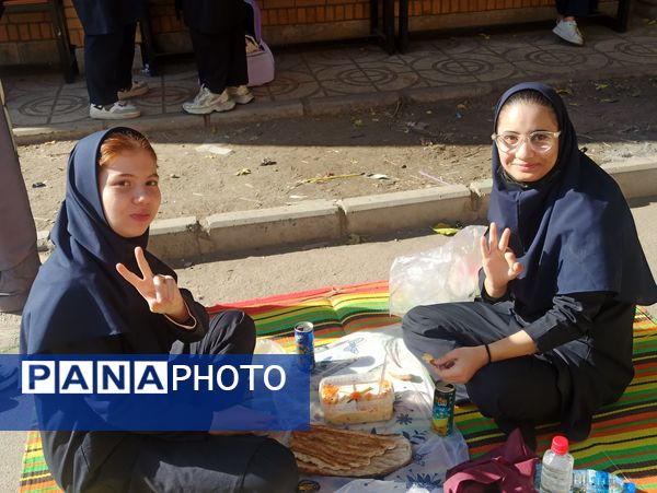 برگزاری مراسم صبحانه سلامت در دبیرستان بعثت ناحیه یک شهرری