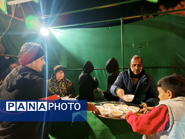 برپایی ایستگاه صلواتی شهرداری و شورای اسلامی شهر کاشمر