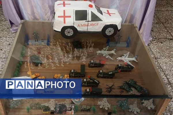 نمایشگاه دست سازه های دانش‌آموزی در دبستان شهید مجید مجیدی ناحیه دو شهرری 