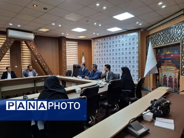آموزش و تبیین اصول مهارت در ارتقای خودکارآمدی و تاب‌آوری دانش‌آموزان ناحیه دو