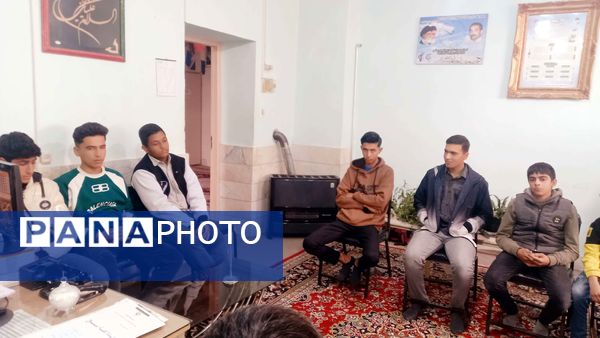برگزاری جلسه فرمانده واحد‌های بسیج دانش‌آموزی در شهرستان خلیل‌آباد 