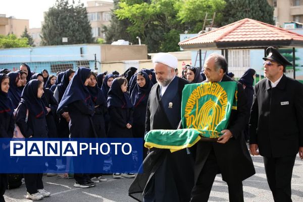 حضور کاروان زیر سایه خورشید در متوسطه آیین تربیت اندیشه