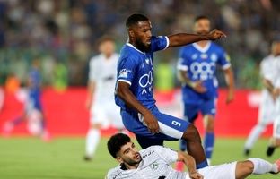 بی‌ نازون، استقلال ‌مقابل پادیاب صف‌آرایی می‌کند