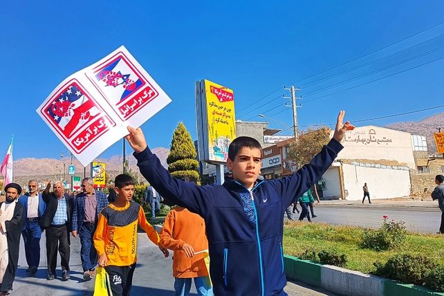 حضور پرشور اقشار مختلف مردم کهگیلویه و بویراحمد در راهپیمایی یوم‌الله ۱۳ آبان