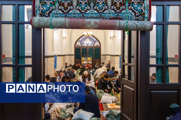 آیین معنوی اعتکاف در حرم مطهر رضوی- ۱