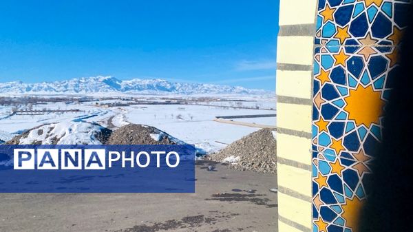 غبار روبی گلزار شهدای گمنام شهرستان باخرز 