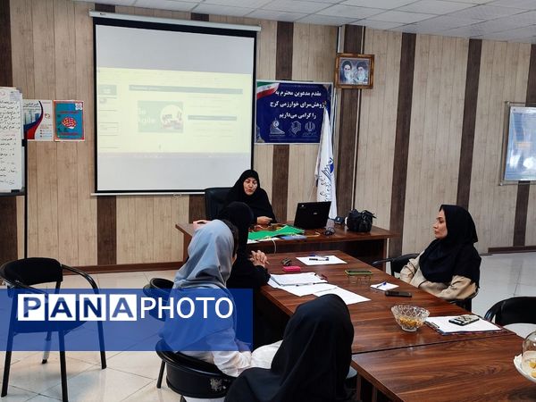 برگزاری دوره ۵۰ ساعته کارآفرینی با رویکرد KAB در پژوهش‌سرای خوارزمی