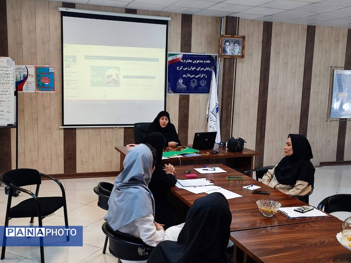 برگزاری دوره ۵۰ ساعته کارآفرینی با رویکرد KAB در پژوهش‌سرای خوارزمی