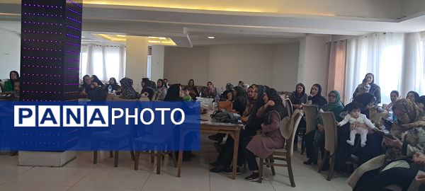 جشن فارغ‌التحصیلی کلاس ششمی‌های مدرسه معلم دوره دوم آشخانه 