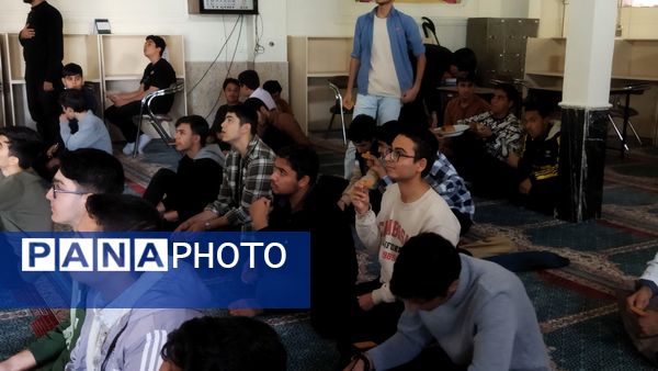 قرائت زیارت حضرت فاطمه (س) در دبیرستان شاهد ابوذر غفاری 