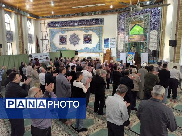 پیوند دل‌های مؤمن در صفوف نماز جمعه بندرترکمن