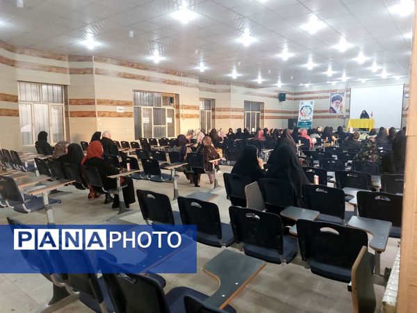 تشکیل جلسه انجمن اولیا و مربیان مدرسه حضرت معصومه(س) شاهد