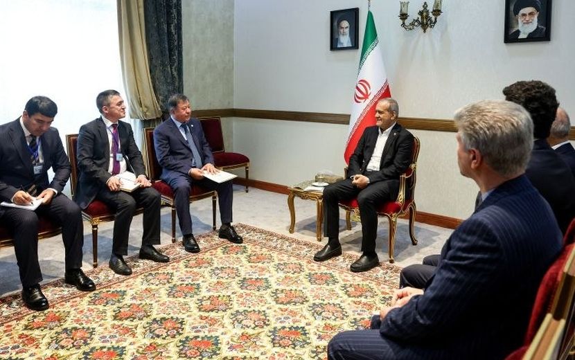 جهت کمک به توسعه اقتصادی در منطقه، می‌توان پول مشترک ایجاد کرد