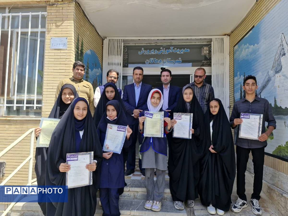 نشست خبری مدیر آموزش و پرورش شهرستان دهقان با اصحاب رسانه به میزبانی خبرگزاری پانا