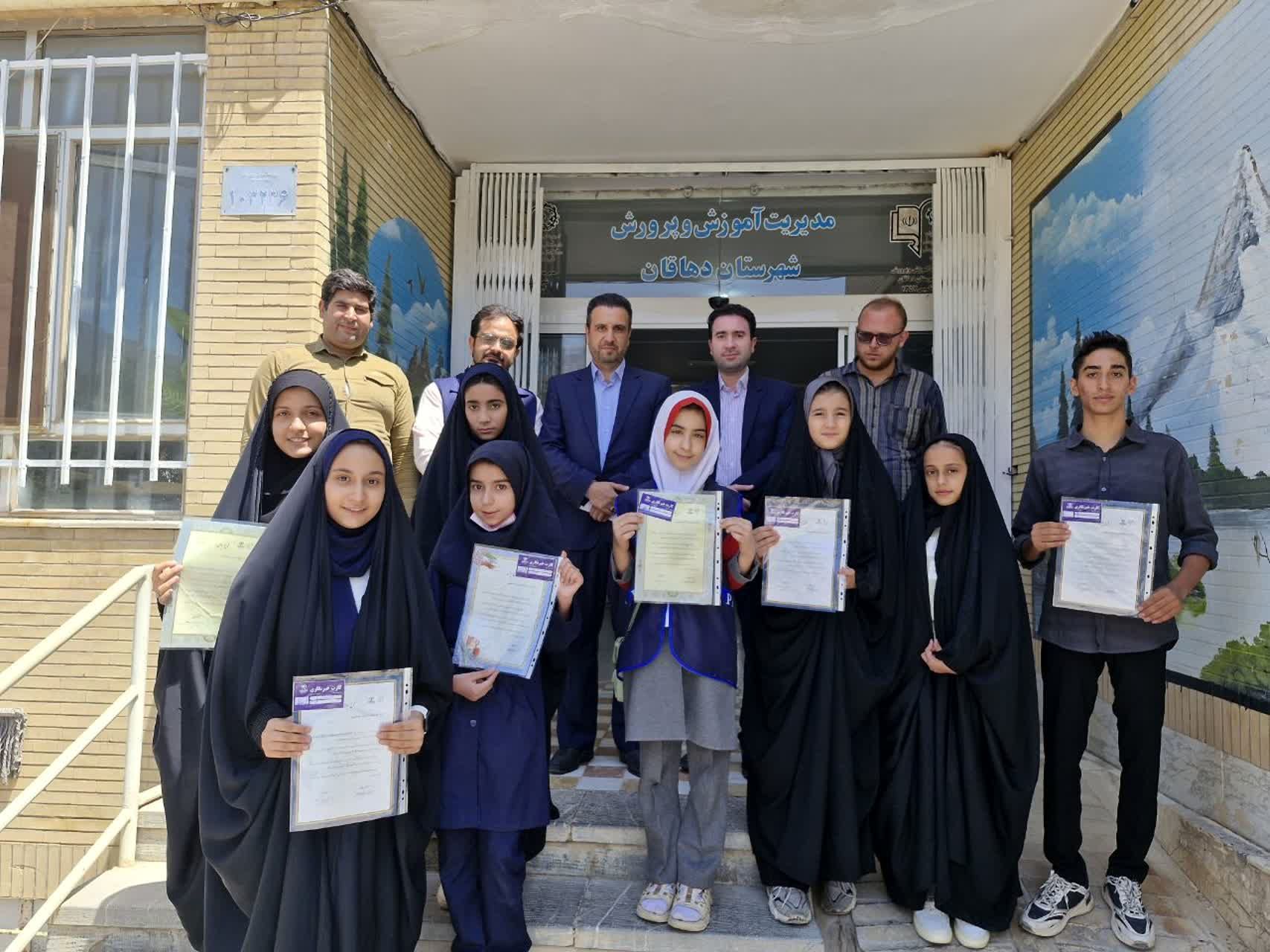 نشست خبری مدیر آموزش و پرورش شهرستان دهقان با اصحاب رسانه به میزبانی خبرگزاری پانا