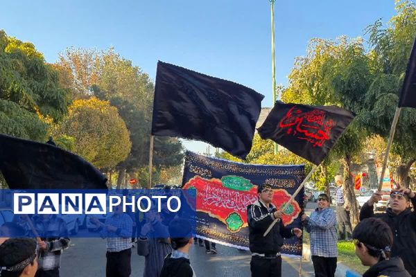 نوجوانان فاطمی از دبیرستان تا مسجد جامع