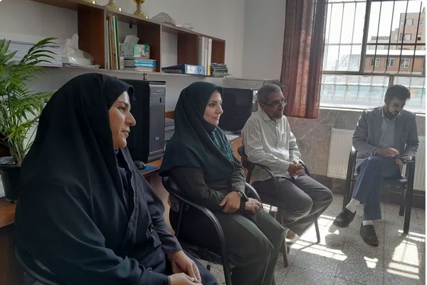 معلمان بازنشسته می‌توانند الگویی برای معلمان جوان باشند