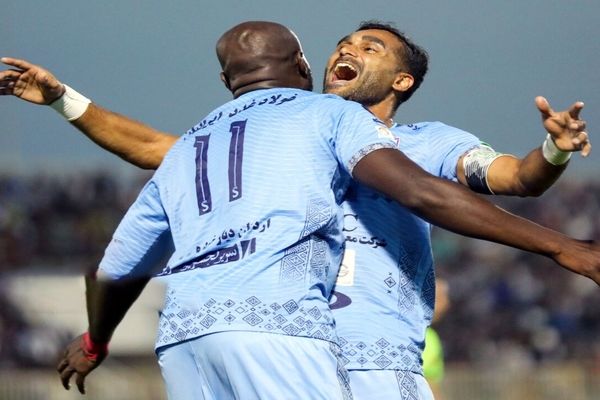 شب درخشان چادرملو با عبور از استقلال خوزستان