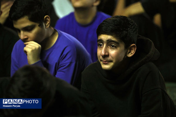 اعتکاف دانش‌آموزی در حسینه ارشاد