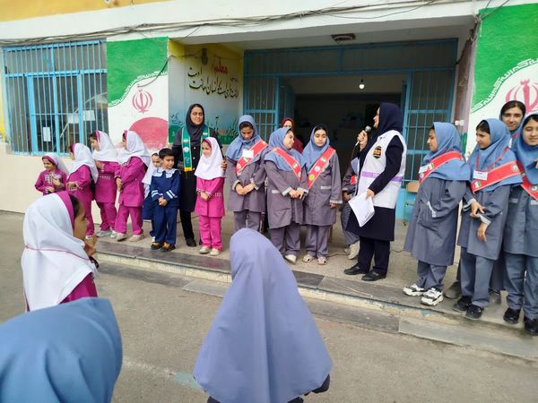 گرامیداشت هفته سلامت روان در دبستان دخترانه شهید احمدپور قائمشهر