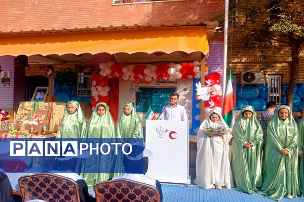زنگ صلح  و دوستی در دومین روز از سال تحصیلی در مدرسه شاهد ائمه اطهار پاکدشت نواخته شد 