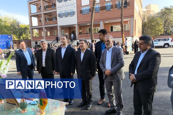 افتتاح هنرستان شهید یاریجانی با حضور یومیکو ایشیکاوا، نماینده سازمان ملل متحد