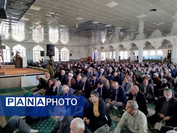 نماز جمعه شهرستان کاشمر با حضور پر رنگ مردم ترشیز کهن برگزار شد 