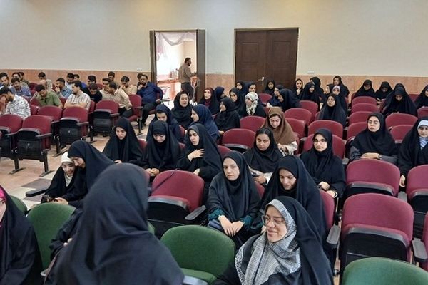 همایش «انتخاب آگاهانه  ازدواج» با حضور مسئولین در شهرستان نظرآباد برگزار شد