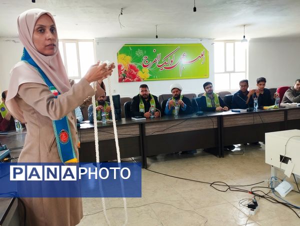 برگزاری دوره توانمند سازی مربیان پیشتاز در حاجی‌آباد 