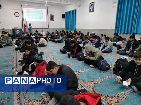 جشن میلاد حضرت زهرا (س) در دبیرستان شهید بهشتی 