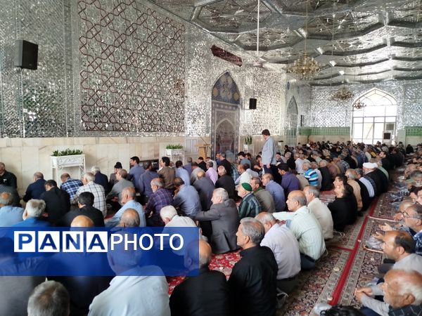 نماز جمعه کاشمر با حضور پرشور مردم برگزار شد