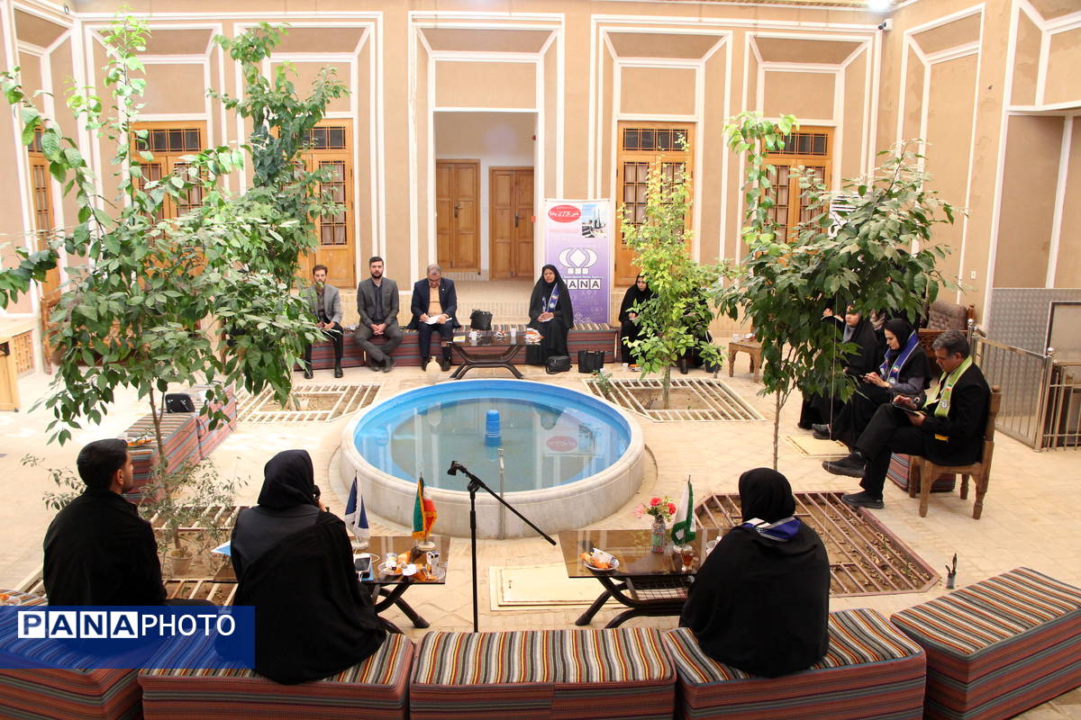 نشست مدیران سازمان دانش آموزی و رابطین پانا استان یزد