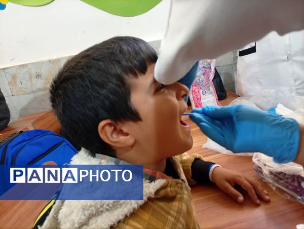 اجرای طرح وارنیش فلوراید در دبستان شهید پسندیده فدافن 