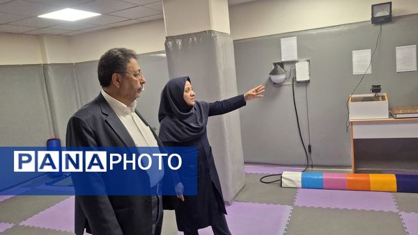 مدیر آموزش‌وپرورش منطقه ۱۴ تهران از کارکنان مدرسه اتیسم راد تقدیر کرد