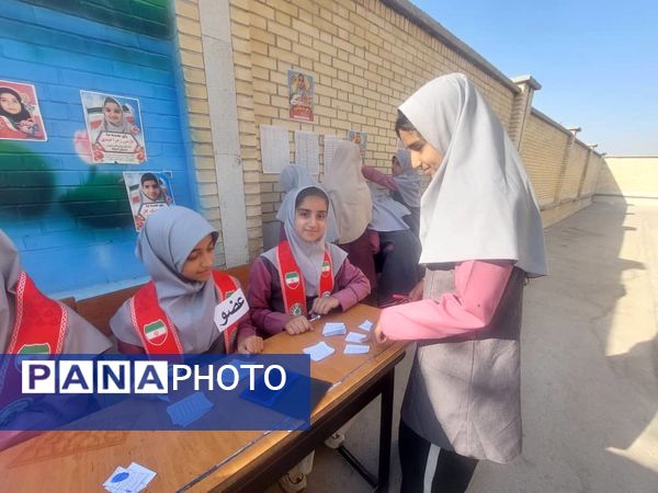 شورای دانش‌آموزی فرصت مشارکت دانش‌آموزان برای ساخت آینده بهتر