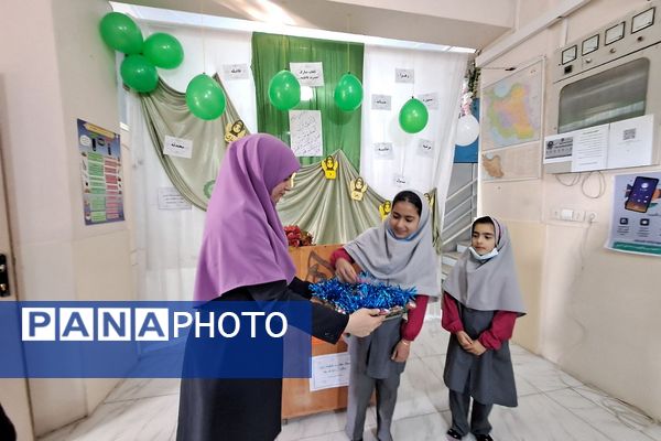 جشن میلاد حضرت فاطمه زهرا (س) در مدارس کهریزک 