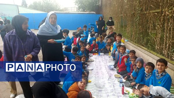 جشن روز دانش‌آموز در دبستان شهید رسول نم‌نبات ناحیه ۴ اصفهان 