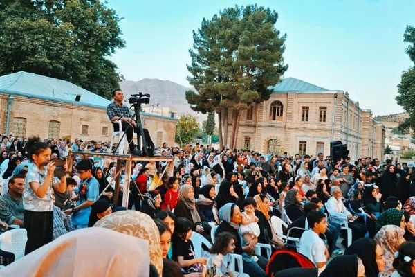 مردم و هنرمندان لرستانی در ویژه‌برنامه ولادت پیامبر اعظم (ص) گرد هم آمدند