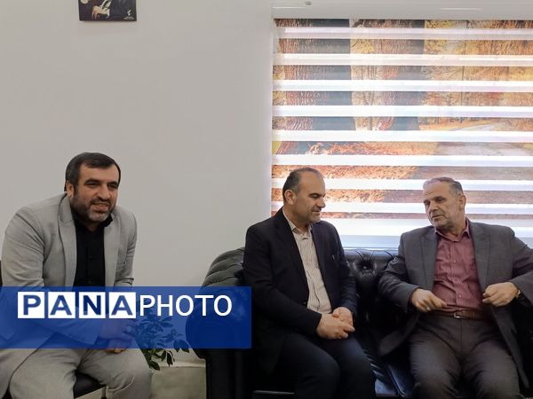 دیدار نوروزی نماینده شهرستان‌های محمودآباد و نور با مدیران ادارات در محمودآباد 