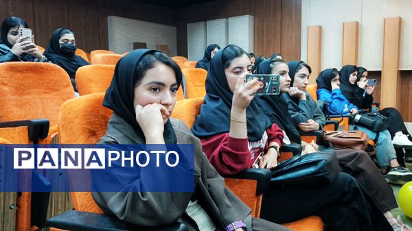 برگزاری محفل شعر در دانشگاه یاسوج