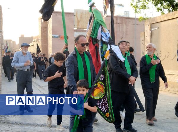 مراسم کهن علم گردانی و علم بندان در بیرجند 