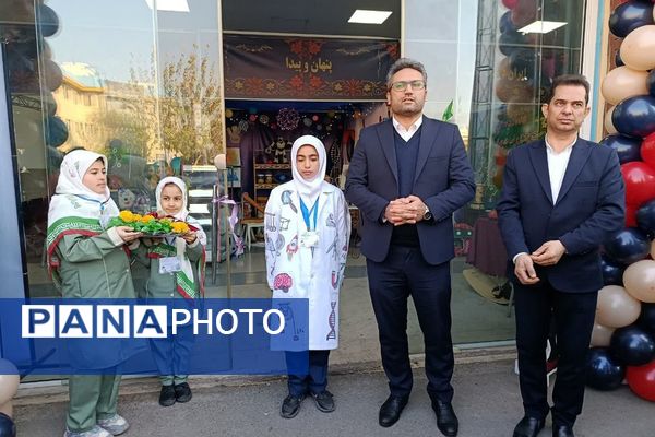 بازدید دانش آموزان ناحیه دو شهرری از نمایشگاه پژوهش اداره کل شهرستانهای استان تهران 