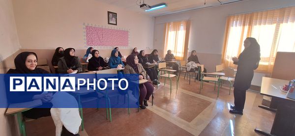 برگزاری دوره‌های توانمند‌سازی ویژه دبیران متوسطه اول 