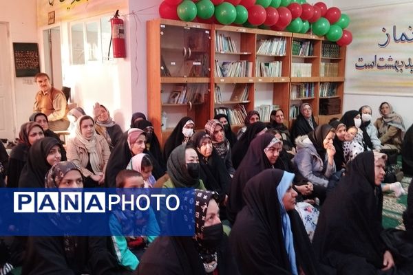 جلسه آموزش فرزند پروری برای والدین در مدرسه دخترانه مهندس رحمانی فرد ناحیه یک مشهد 