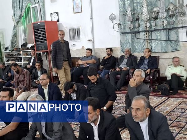 اولین نشست فعالان قرآنی، فرهنگی و هنری در روستای نامن شهرستان داورزن 