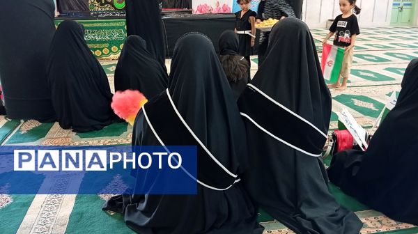 عزاداری دختران فاطمی شهر بن با محوریت حمایت از رهبری 