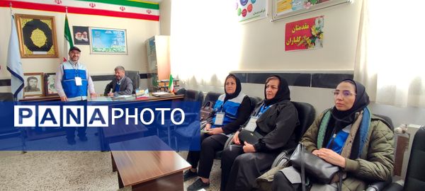 برگزاری مسابقه دارت ویژه دبیران دبیرستان شاهد ۴ شیروان