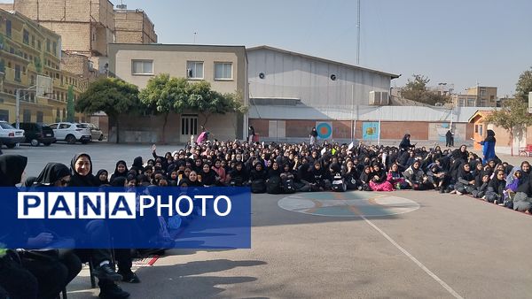 هفته سلامت روان در مدرسه هوشیار ناحیه ۱ مشهد 